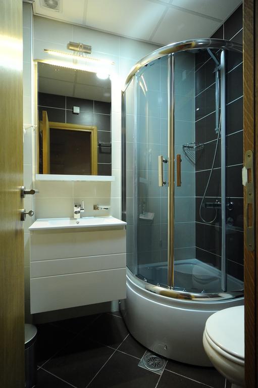 Garni Uni Elita Lux Hotel Ni Cameră foto
