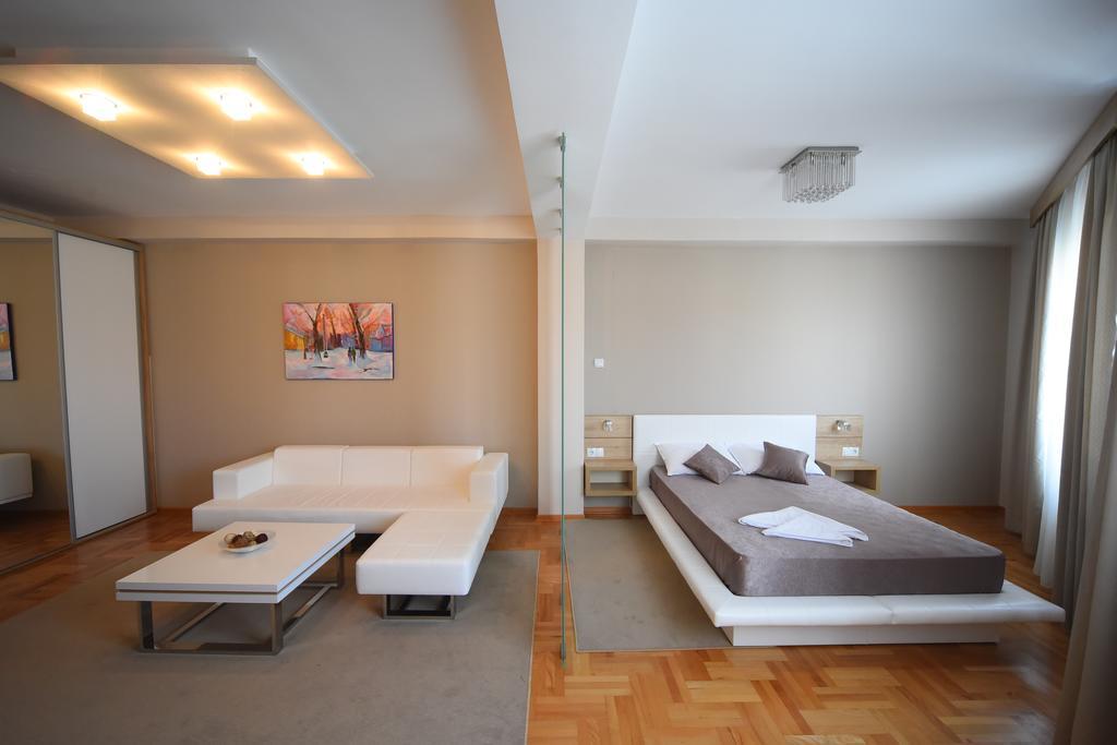Garni Uni Elita Lux Hotel Ni Exterior foto