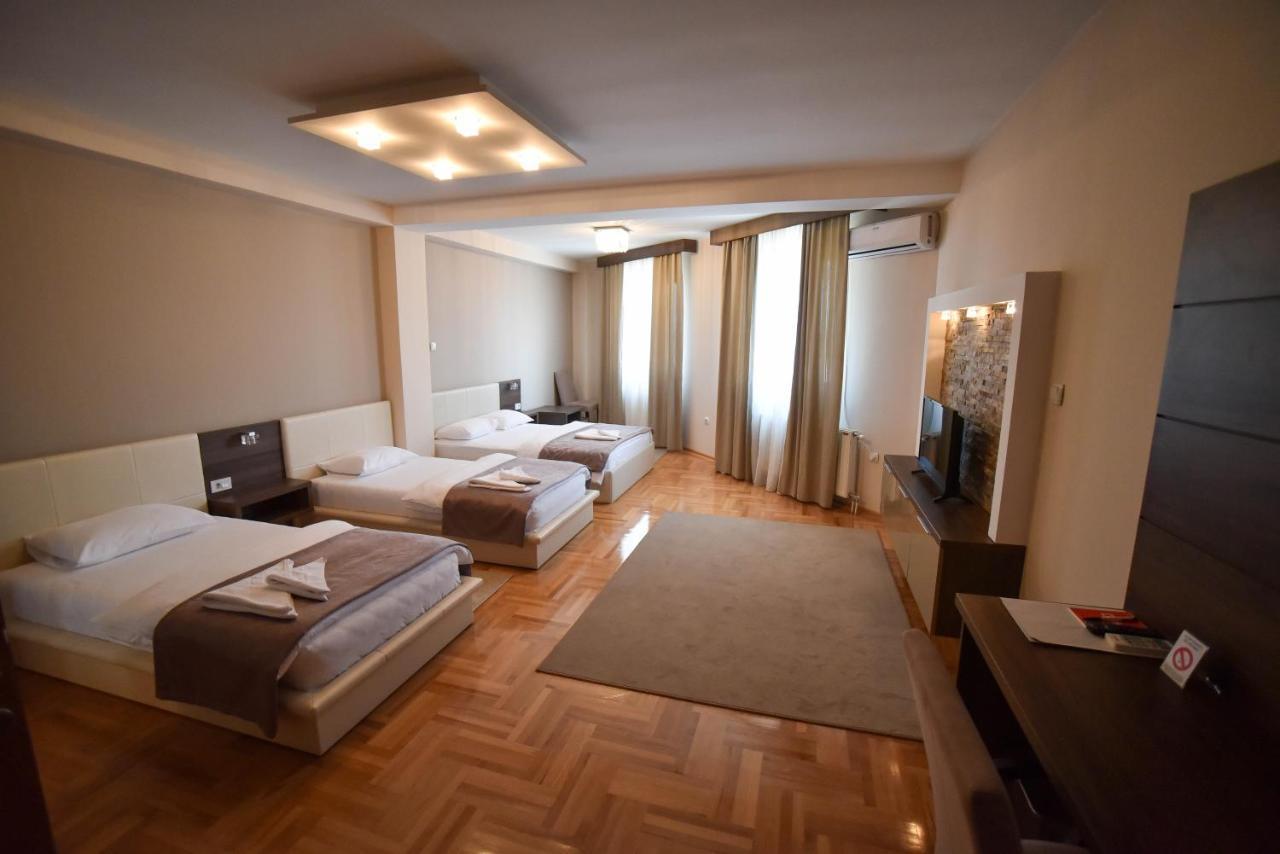 Garni Uni Elita Lux Hotel Ni Exterior foto